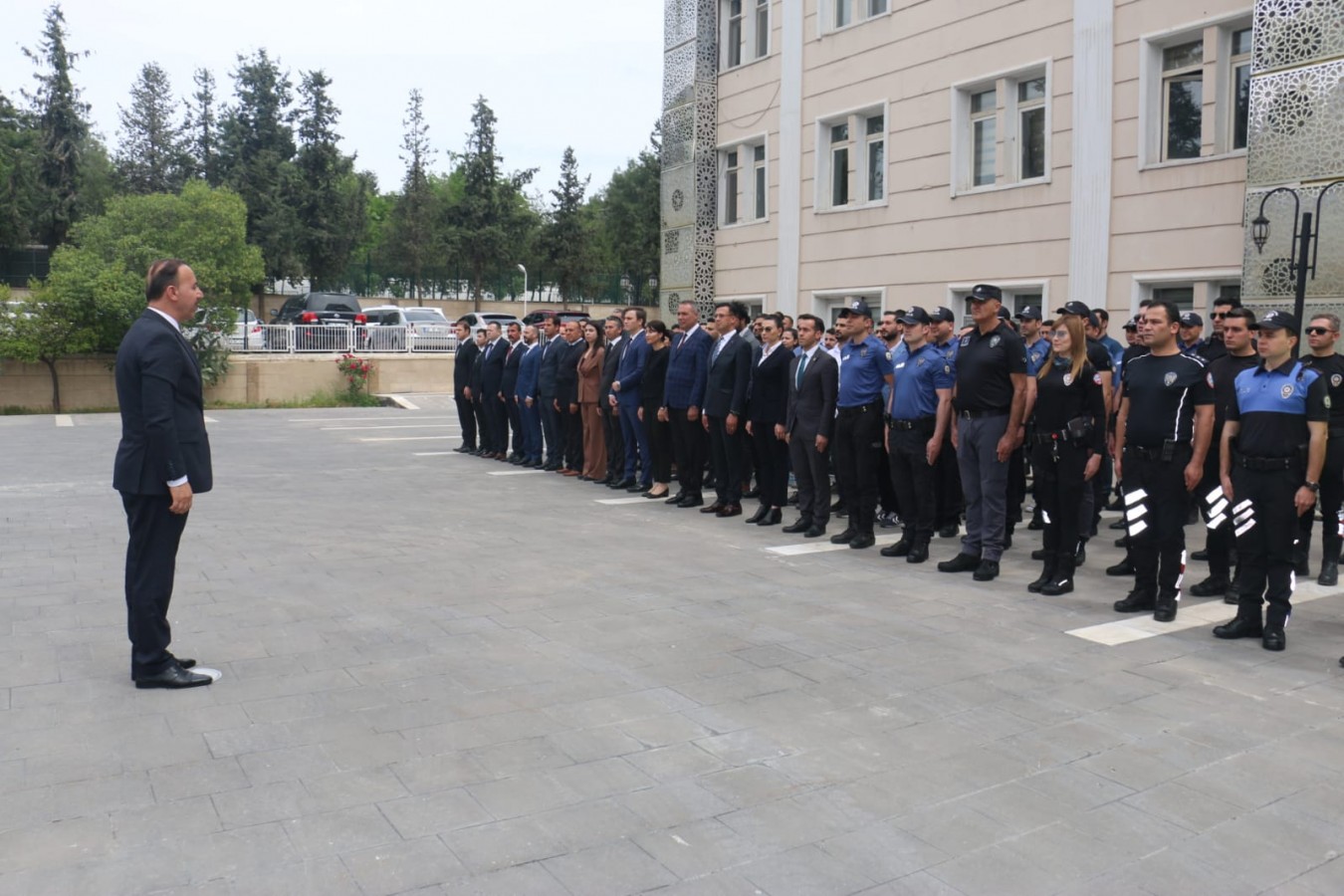Vali Erin, personellerle bayramlaştı