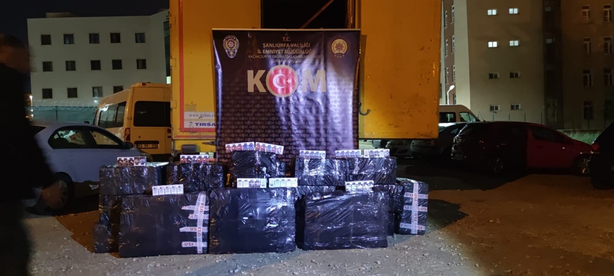 Durdurulan tırda binlerce paket ele geçirildi!