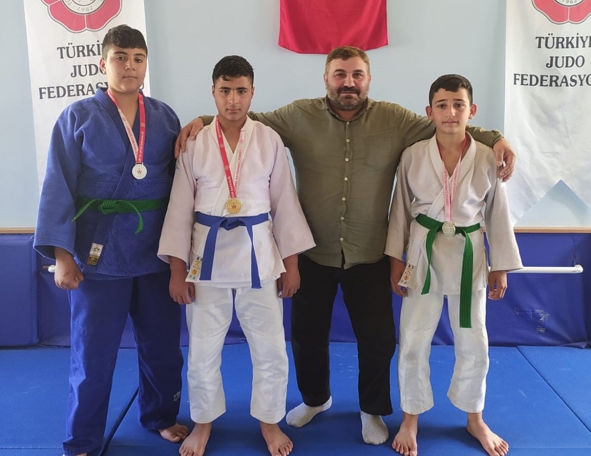Eyyübiyeli sporcular şampiyonaya katılacak