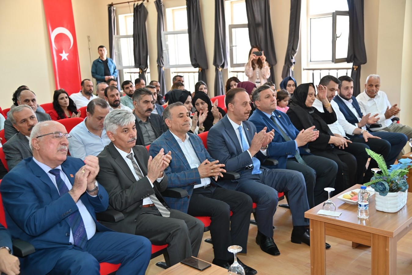 Hayırseverlerden eğitime katkı