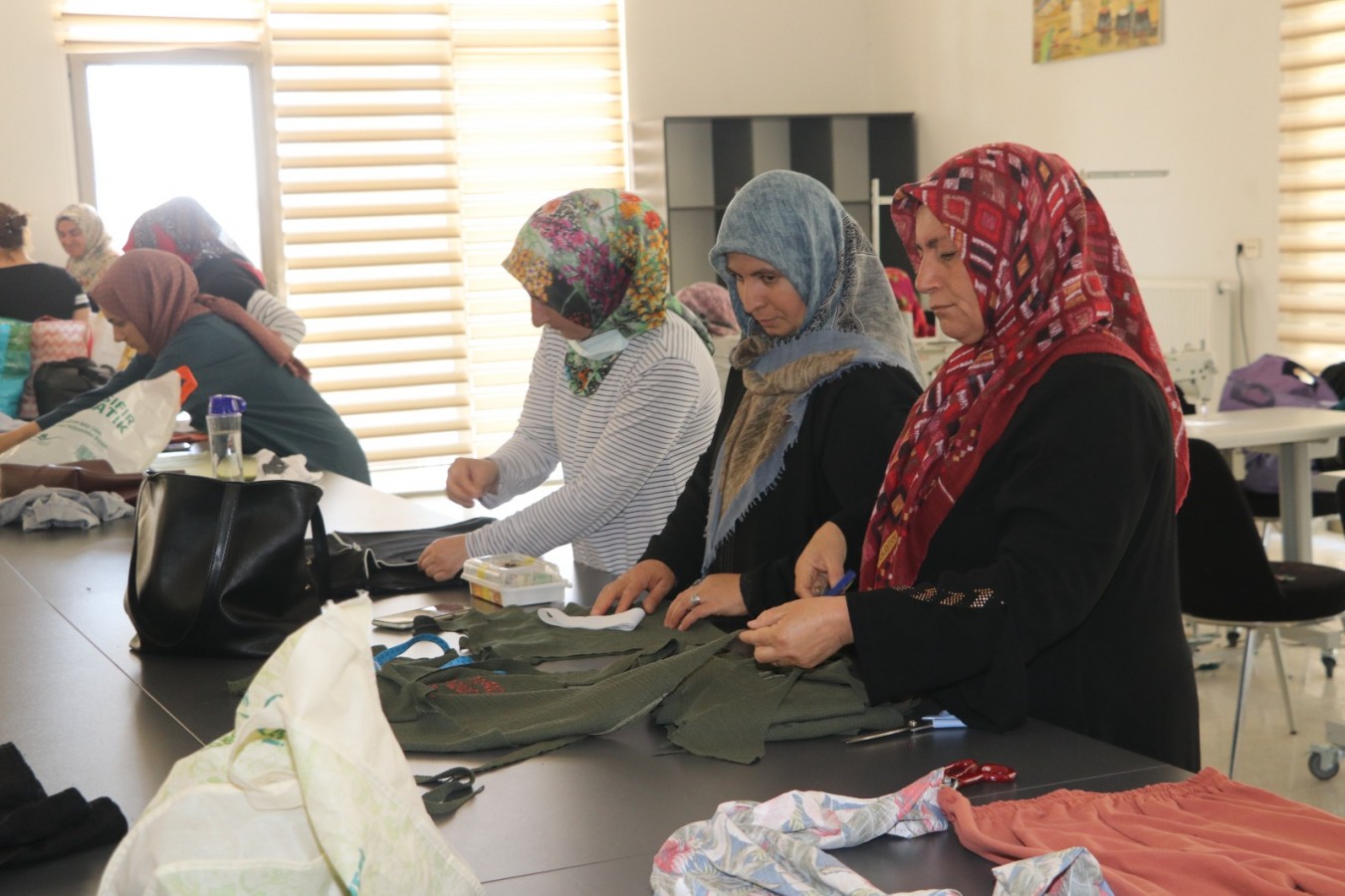 Zamanlarını meslek öğrenerek değerlendiriyorlar