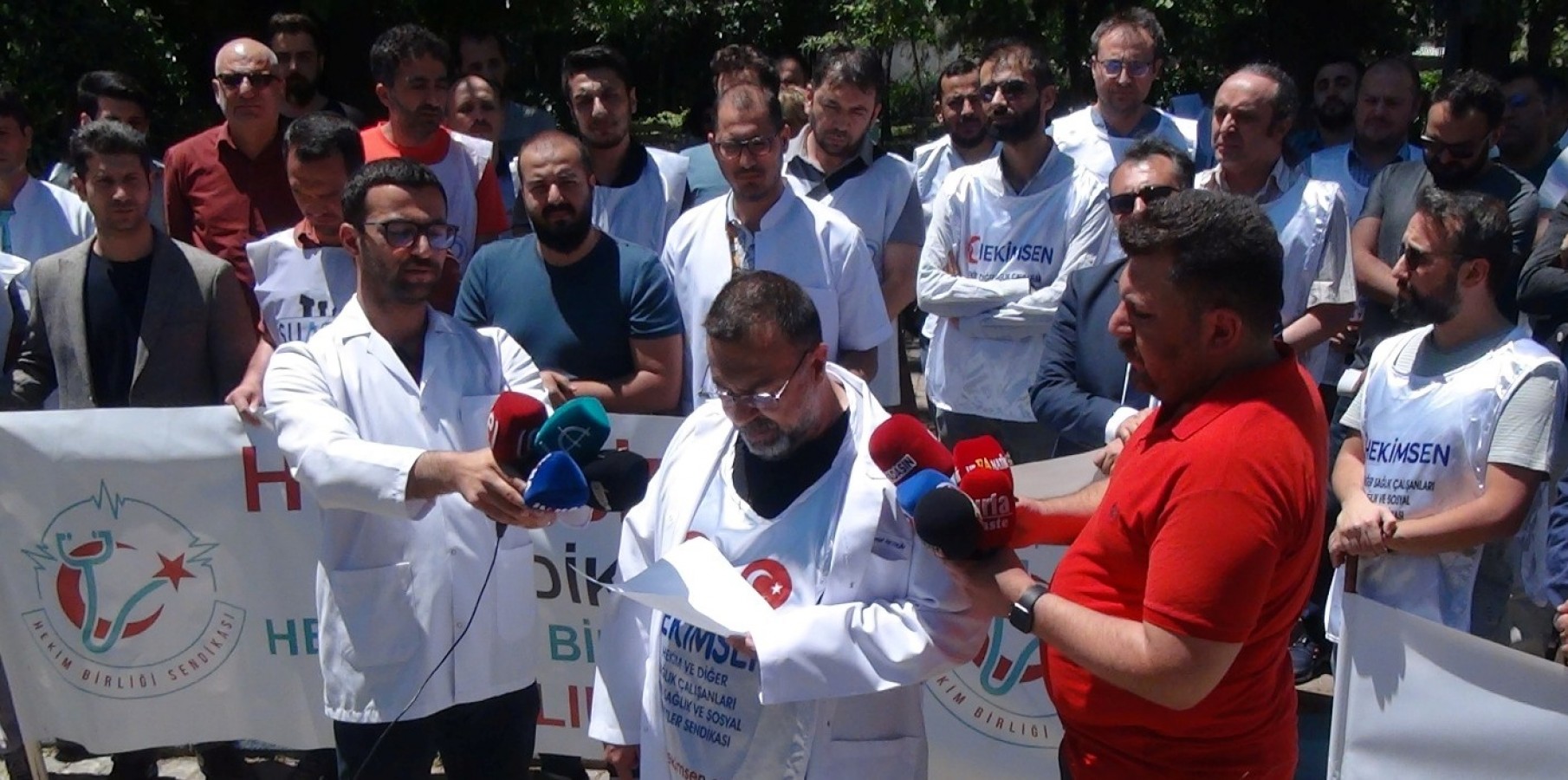 Şanlıurfa'da doktorlardan iş bırakma eylemi