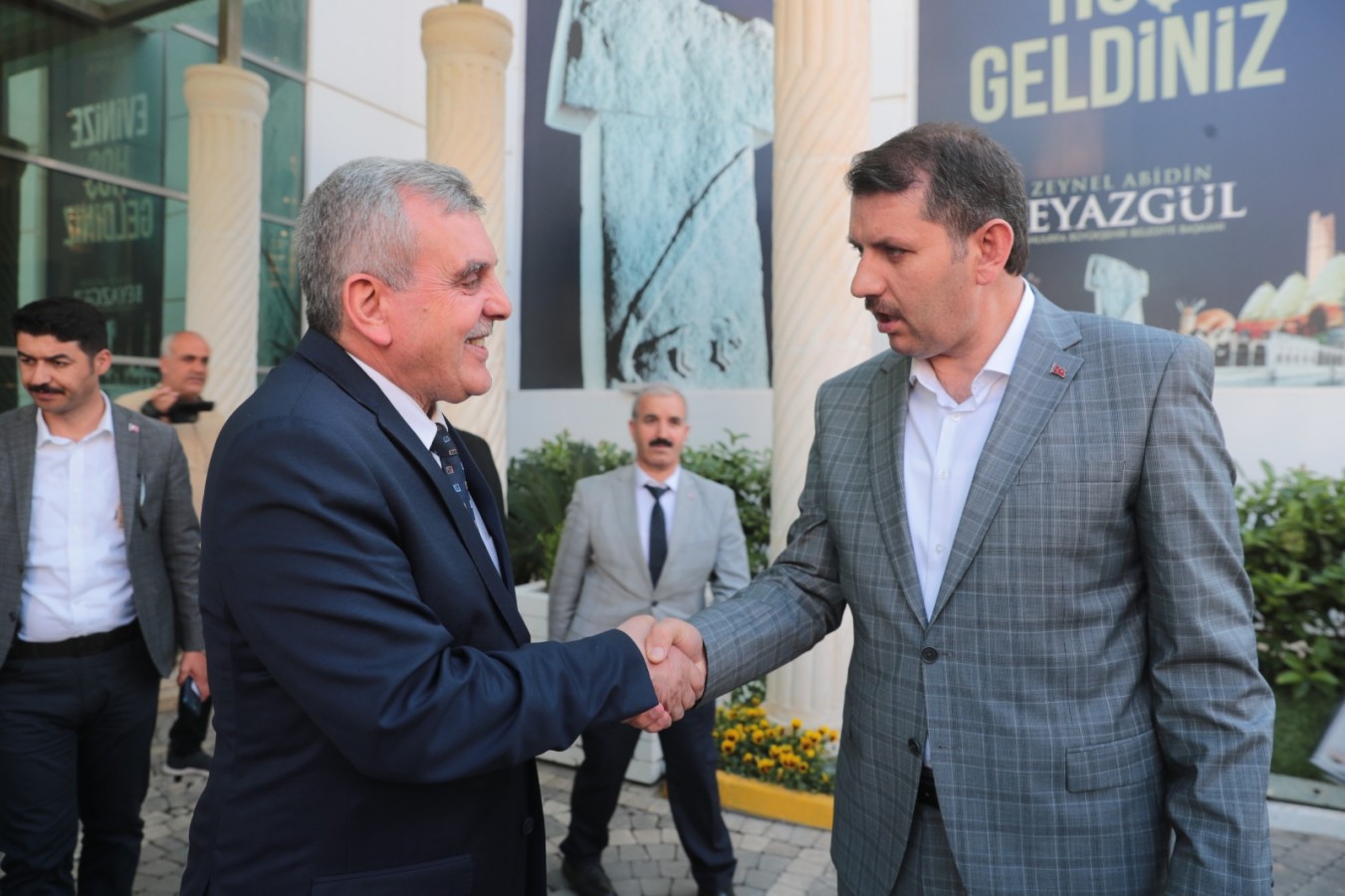 Şanlıurfa'da kenti yöneten iki isim buluştu!