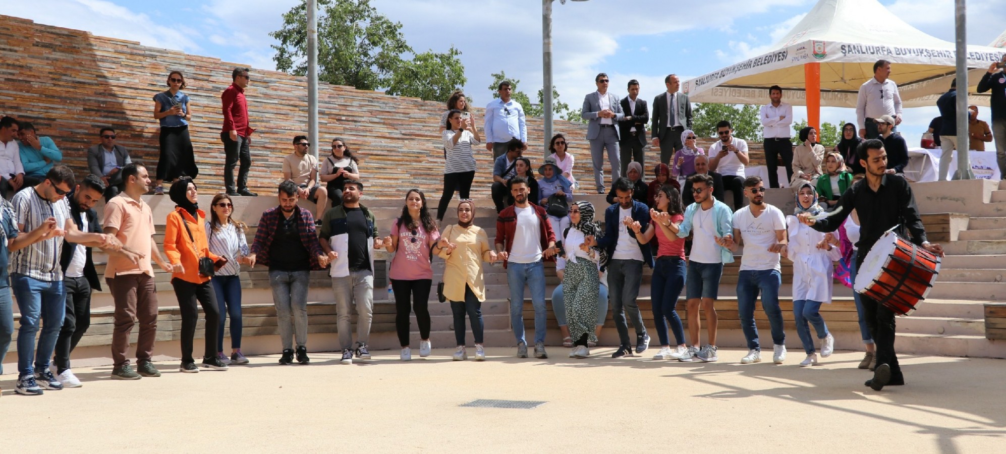 ‘Tarihin Sıfır Noktası’ Göbeklitepe’de halay çektiler