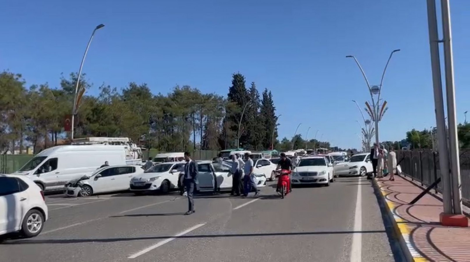 Urfa'da sabah saatlerinde zincirleme kaza!