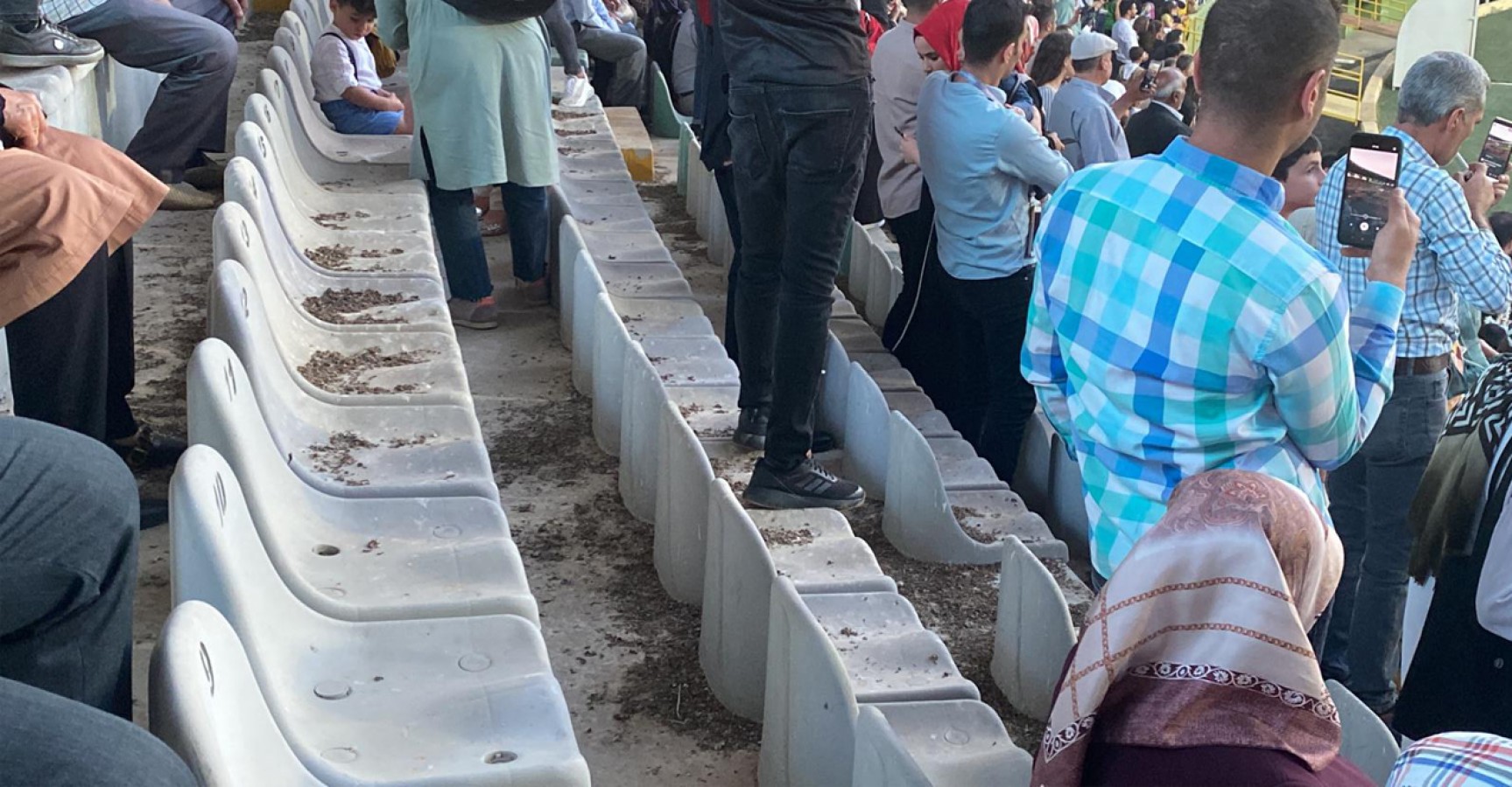 HRÜ’nün mezuniyet töreninde skandal görüntüler