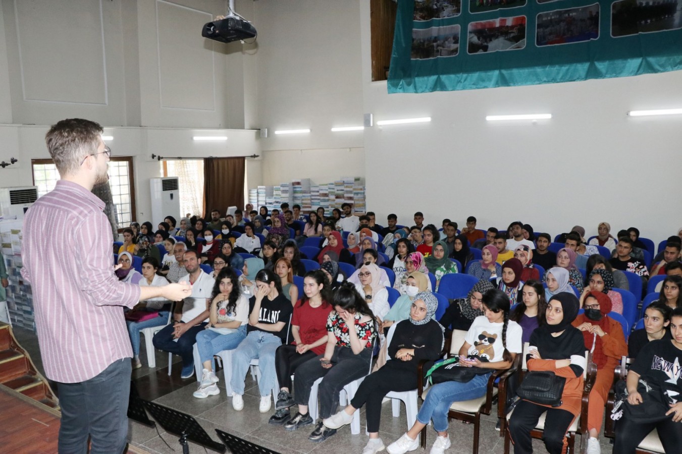 Sınav öncesi öğrencilere destek semineri