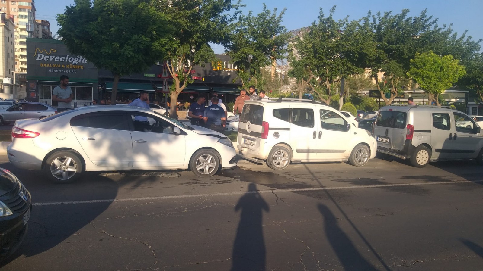 Akşam saatlerinde zincirleme kaza
