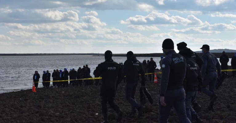Şanlıurfa'da gölette kaybolan gençlerden birinin cesedine ulaşıldı