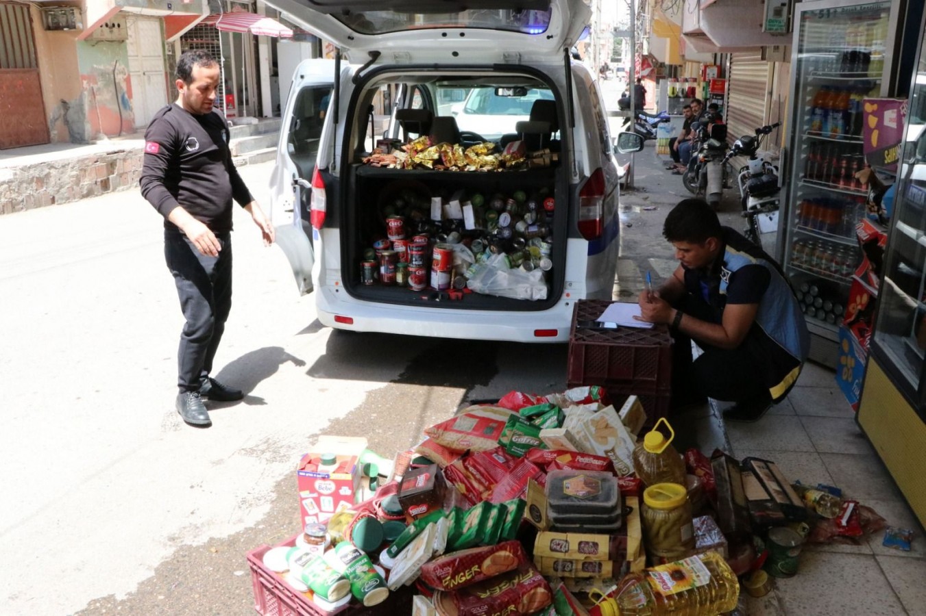 Haliliye'de tarihi geçmiş 59 bin ürün imha edildi!