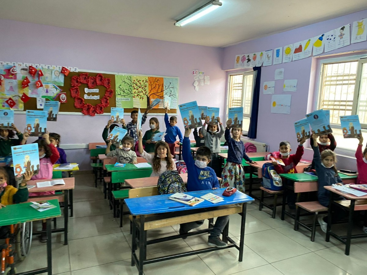Milyonlarca öğrenci ücretsiz yardımcı kitap desteği