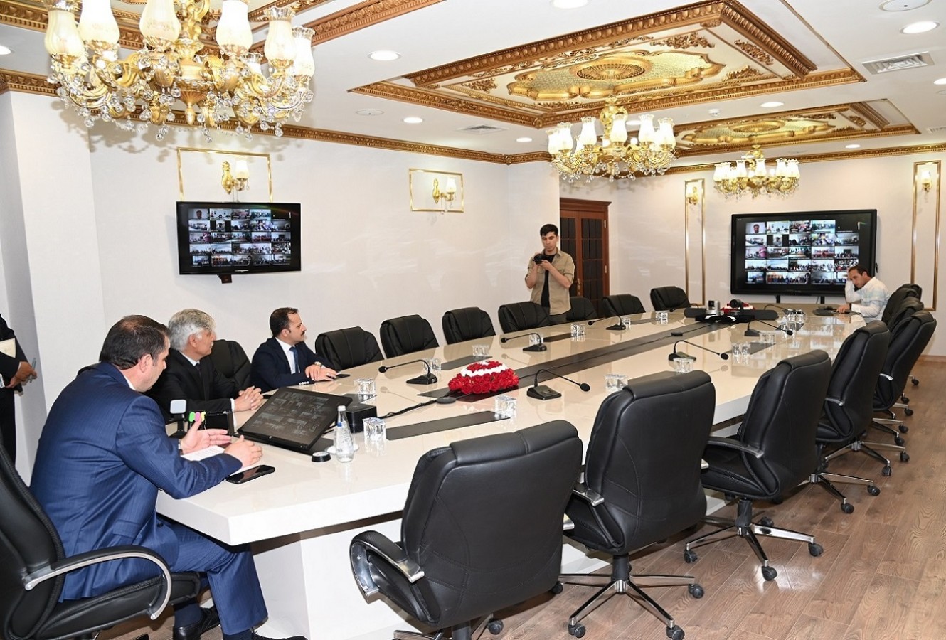 Vali Ayhan sınava girecek öğrencilere başarılar diledi
