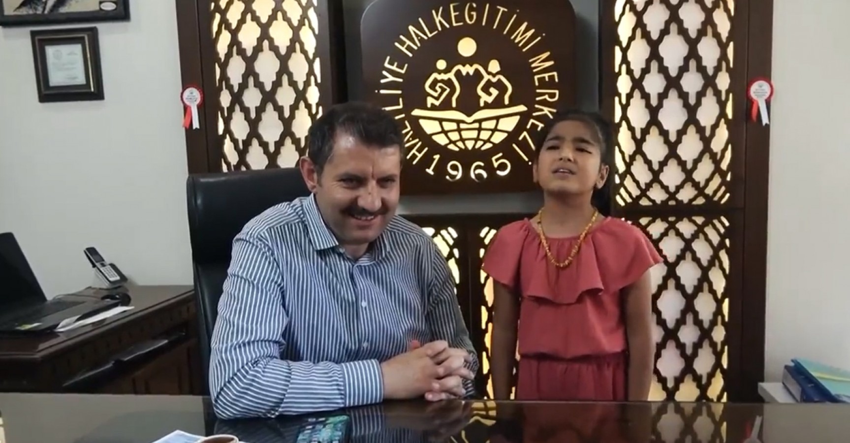 Urfalı kız çocuğu sesiyle büyüledi! Vali'den destek sözü...