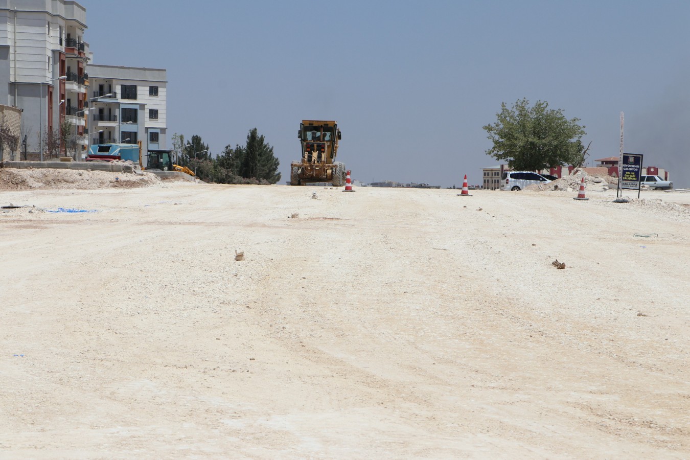 Büyükşehir’den Bozova ve Akçakale’de stabilize yol çalışması
