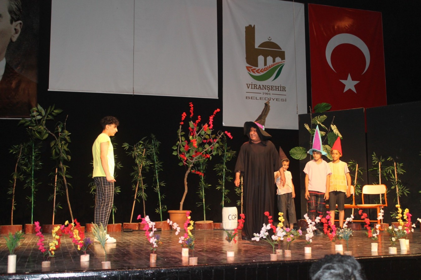 Viranşehir’den çocuklara karne hediyesi