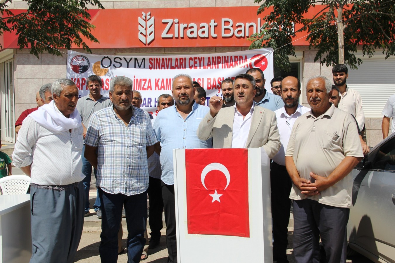 Ceylanpınar’da ÖSYM sınavları için imza kampanyası