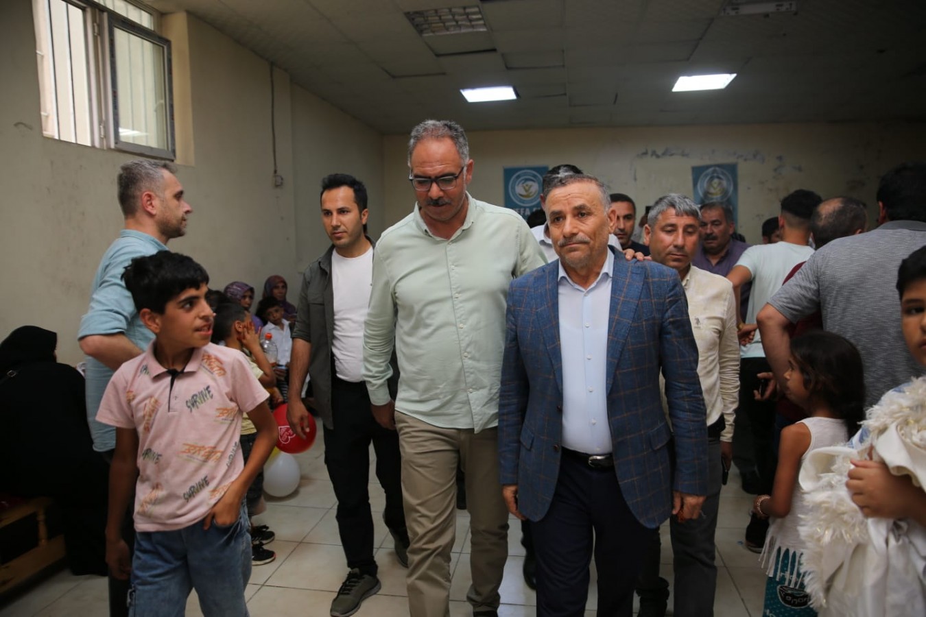 Programda kötü kaza! Urfa'da belediye başkanının ayağı kırıldı
