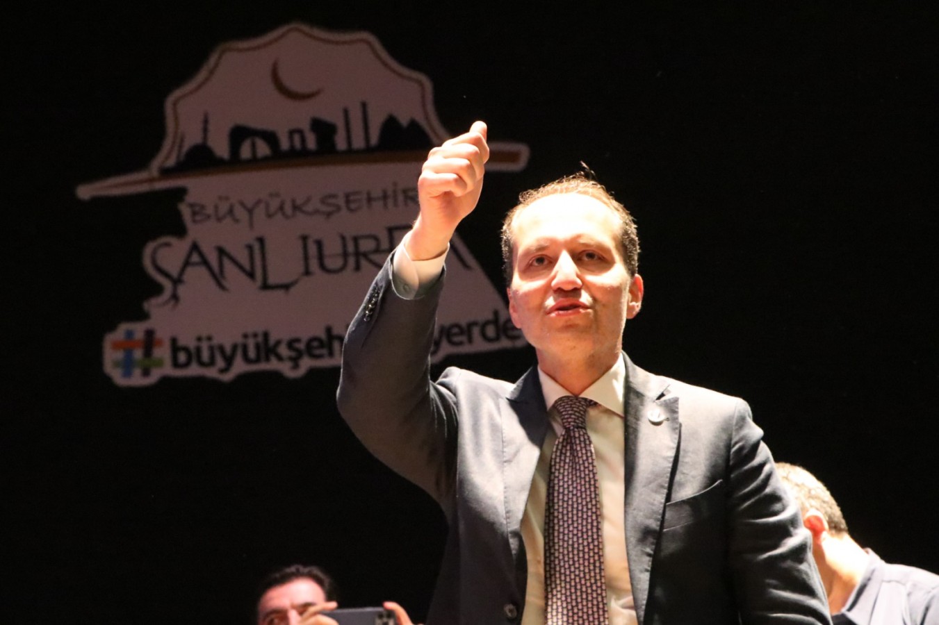 Erbakan Urfa'da il kongresine katıldı