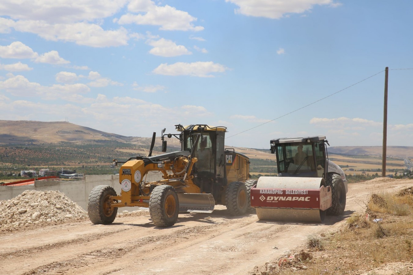 Karaköprü'de iki mahallede stabilize yol çalışması yapıldı