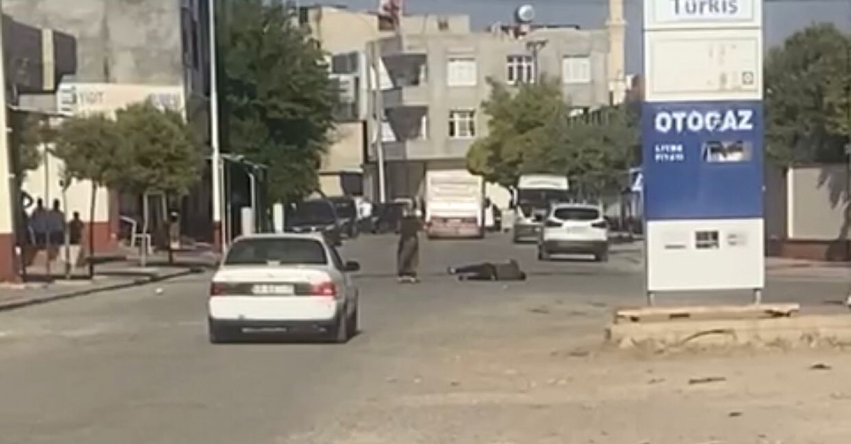 Suruç’ta kadın erkeği sokak ortasında öldürdü