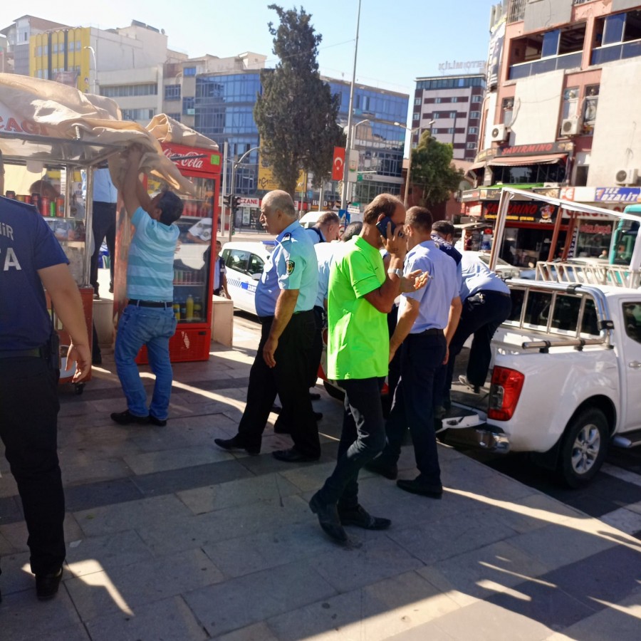 Urfa’da zabıtadan seyyar satıcılara baskın