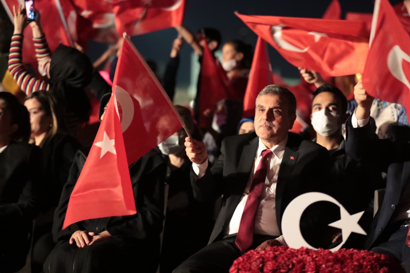 Beyazgül'den 15 Temmuz mesajı