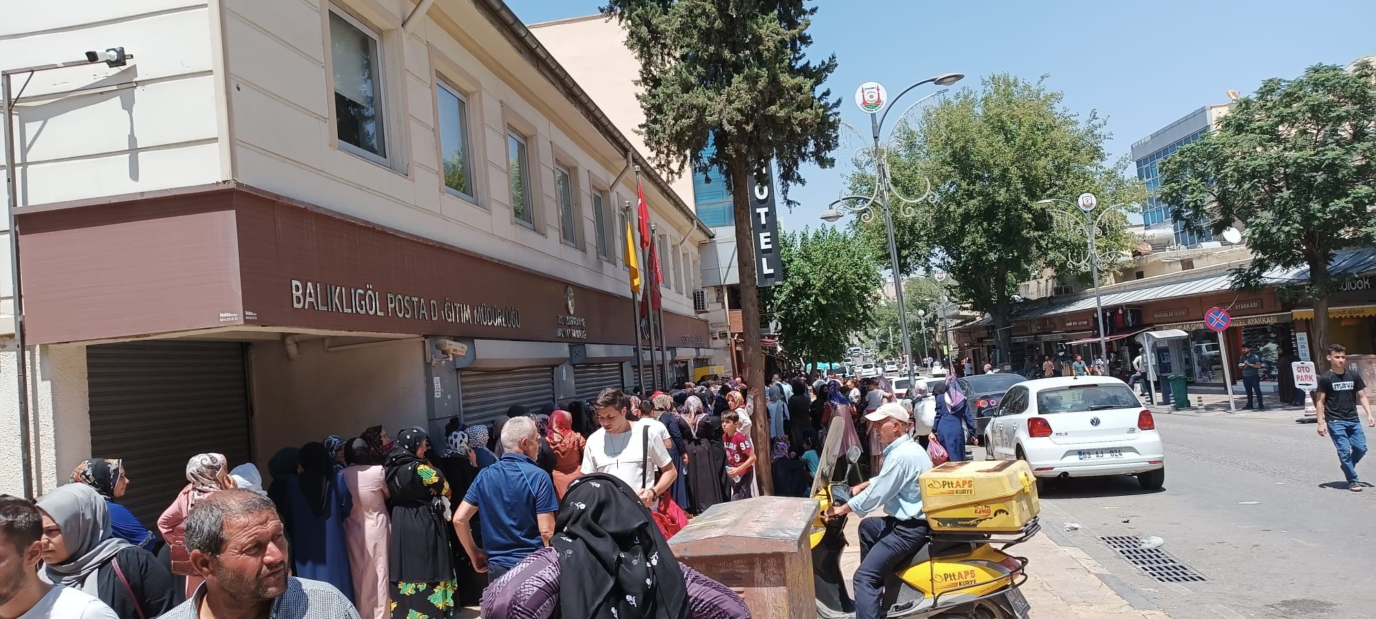 Urfa’da sıcağın altında PTT çilesi! (-EK)