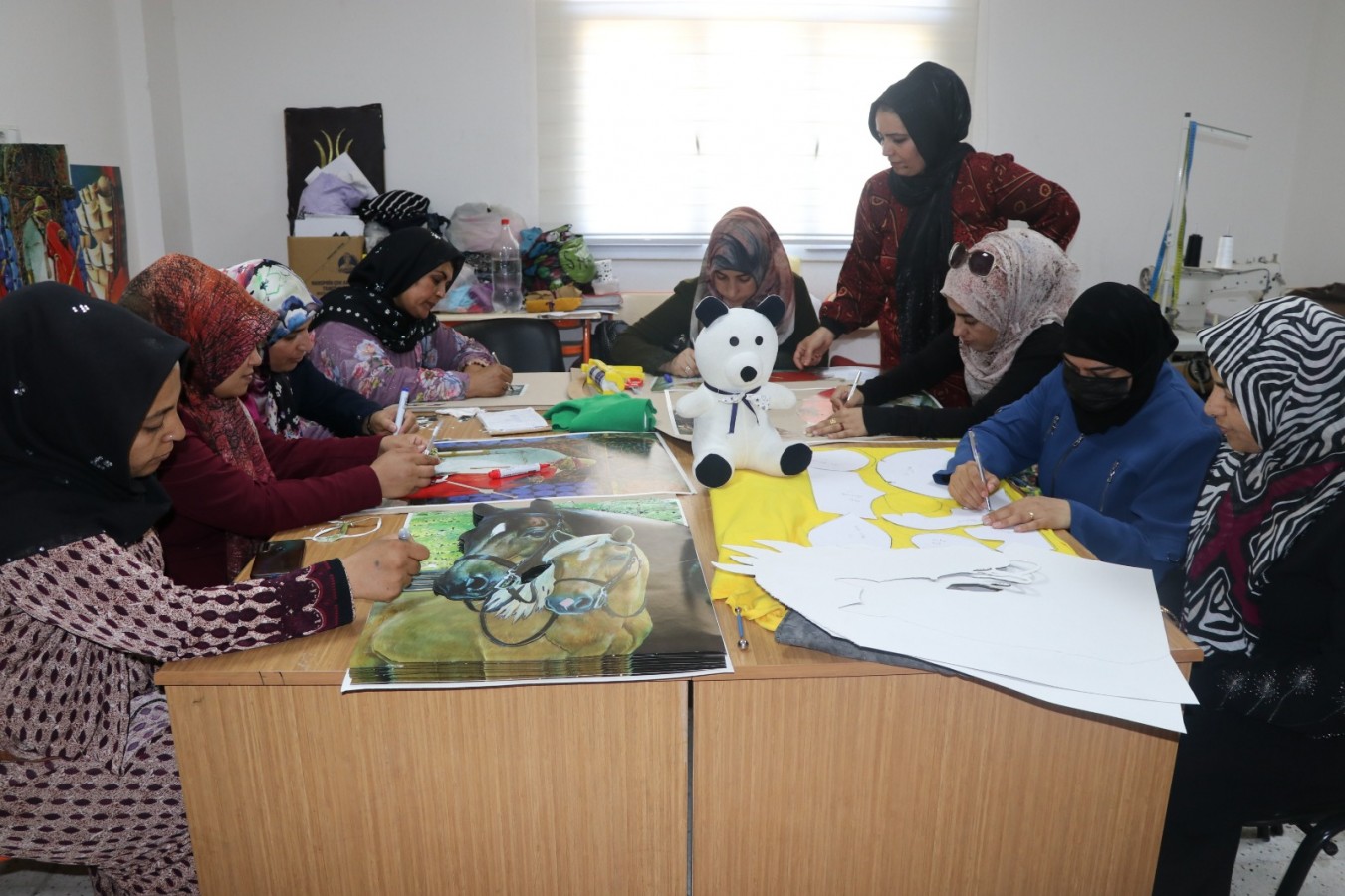 Urfalı kadınlar rölyef tekniğiyle yöresel tablolar yapıyor