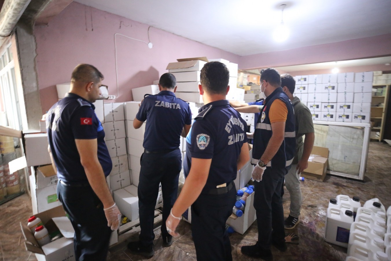 Urfa’da yüz binlerce paket sahte zirai ilaç ele geçirildi!