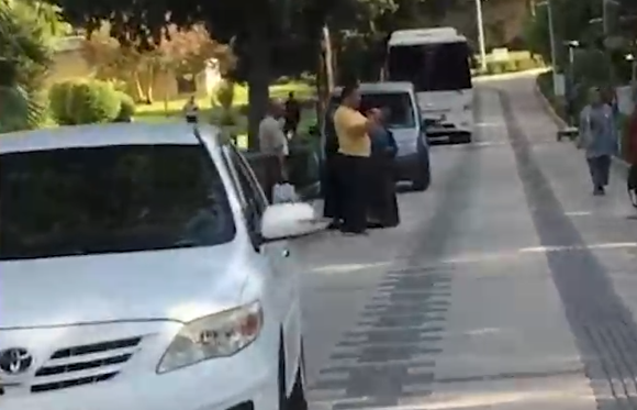 Urfa’da tarihi bölgeye araç park ettiler!