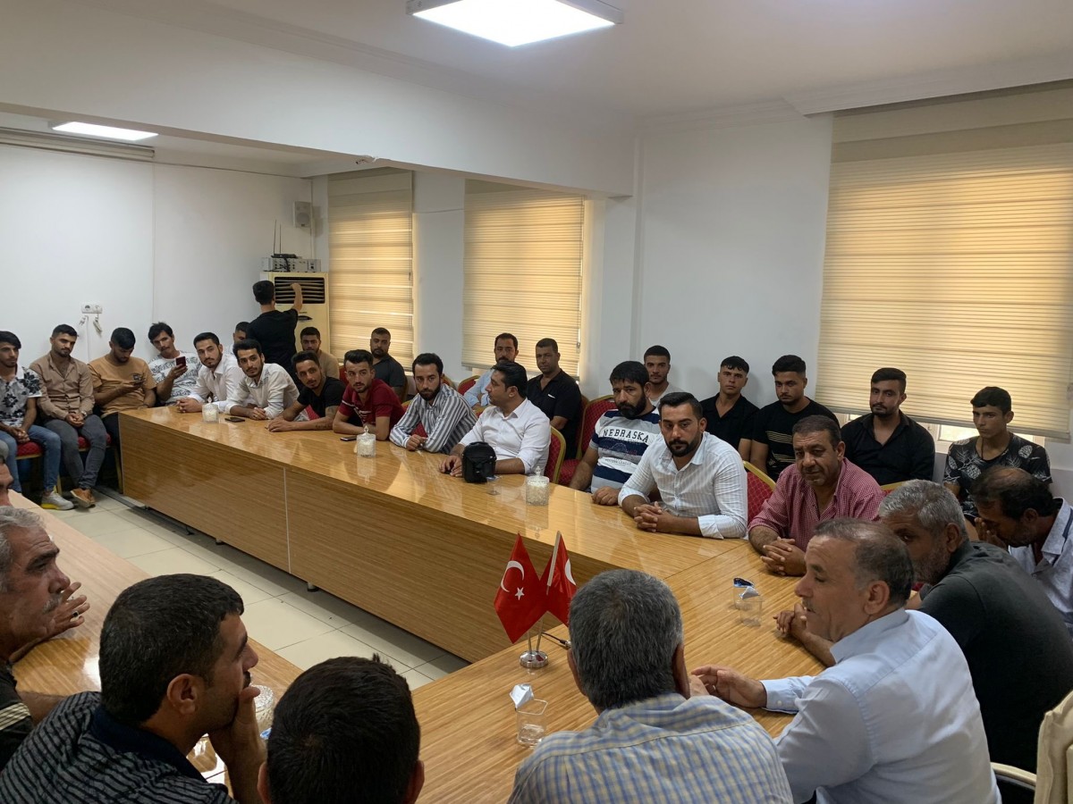 Urfa'da davulcular dertlerini AK Parti'ye anlattı
