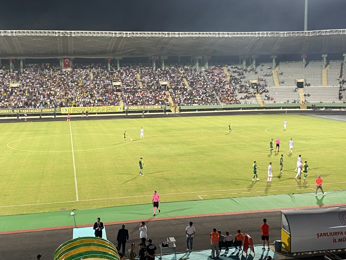 Şanlıurfaspor-Ankaraspor maçı başladı!
