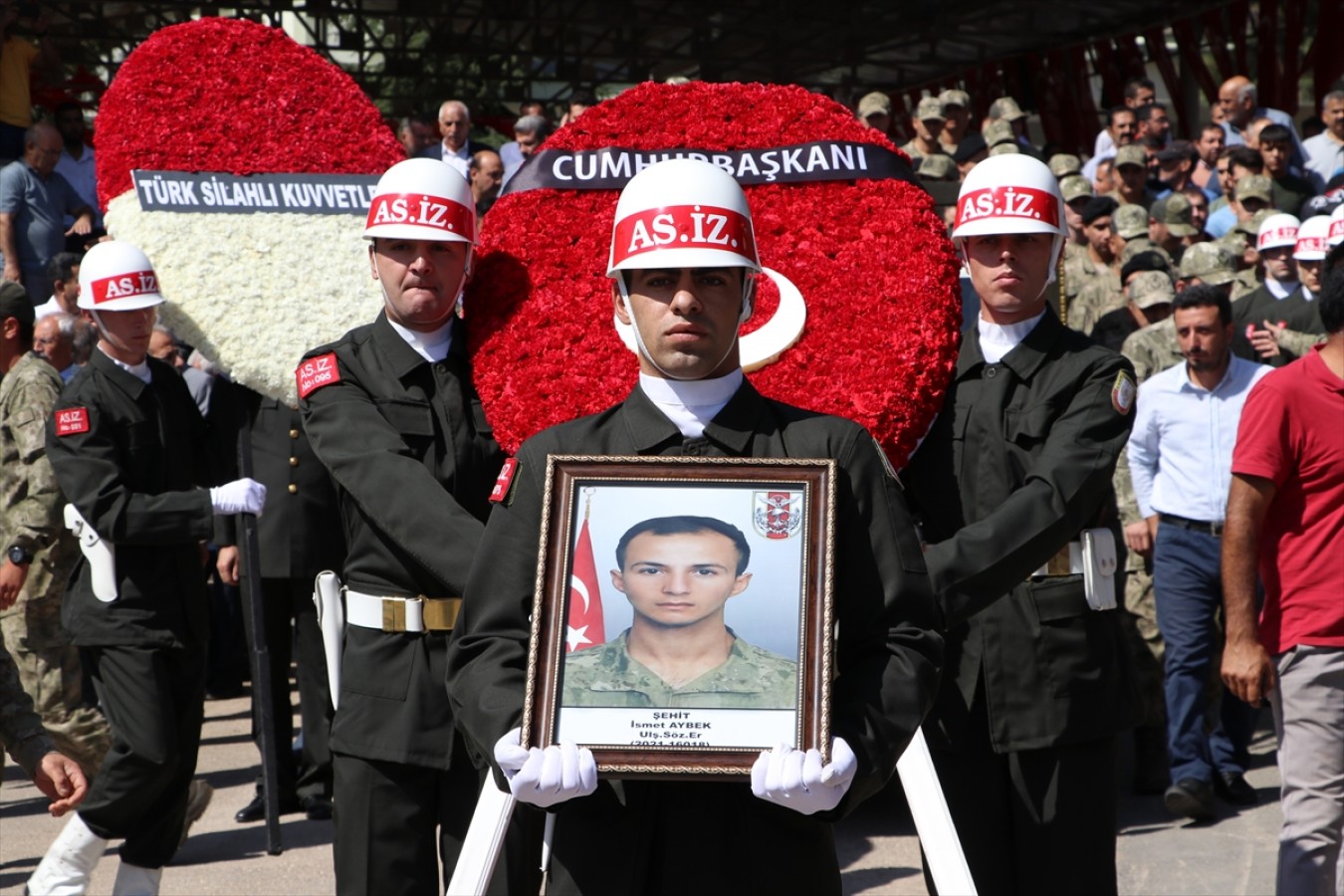 Suruç'ta şehit olan İsmet Aybek son yolculuğuna uğurlandı