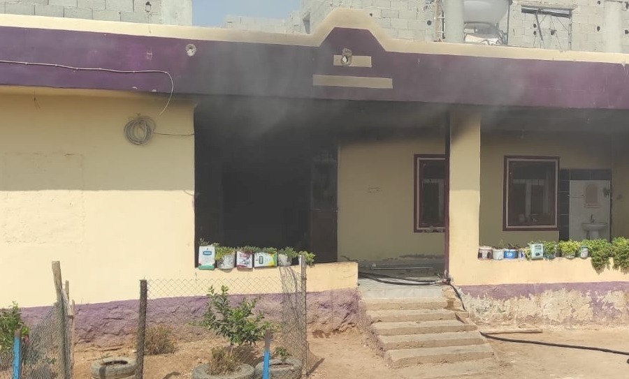 Akçakale’de köyde iki evi ateşe verdiler