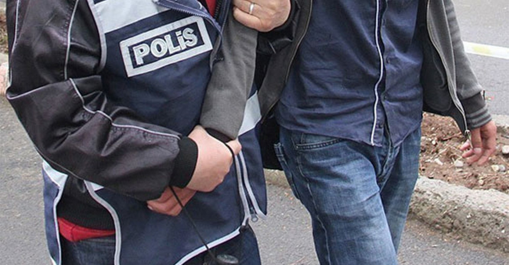 Urfa'da terör operasyonunda gözaltına alınan 4 zanlı tutuklandı