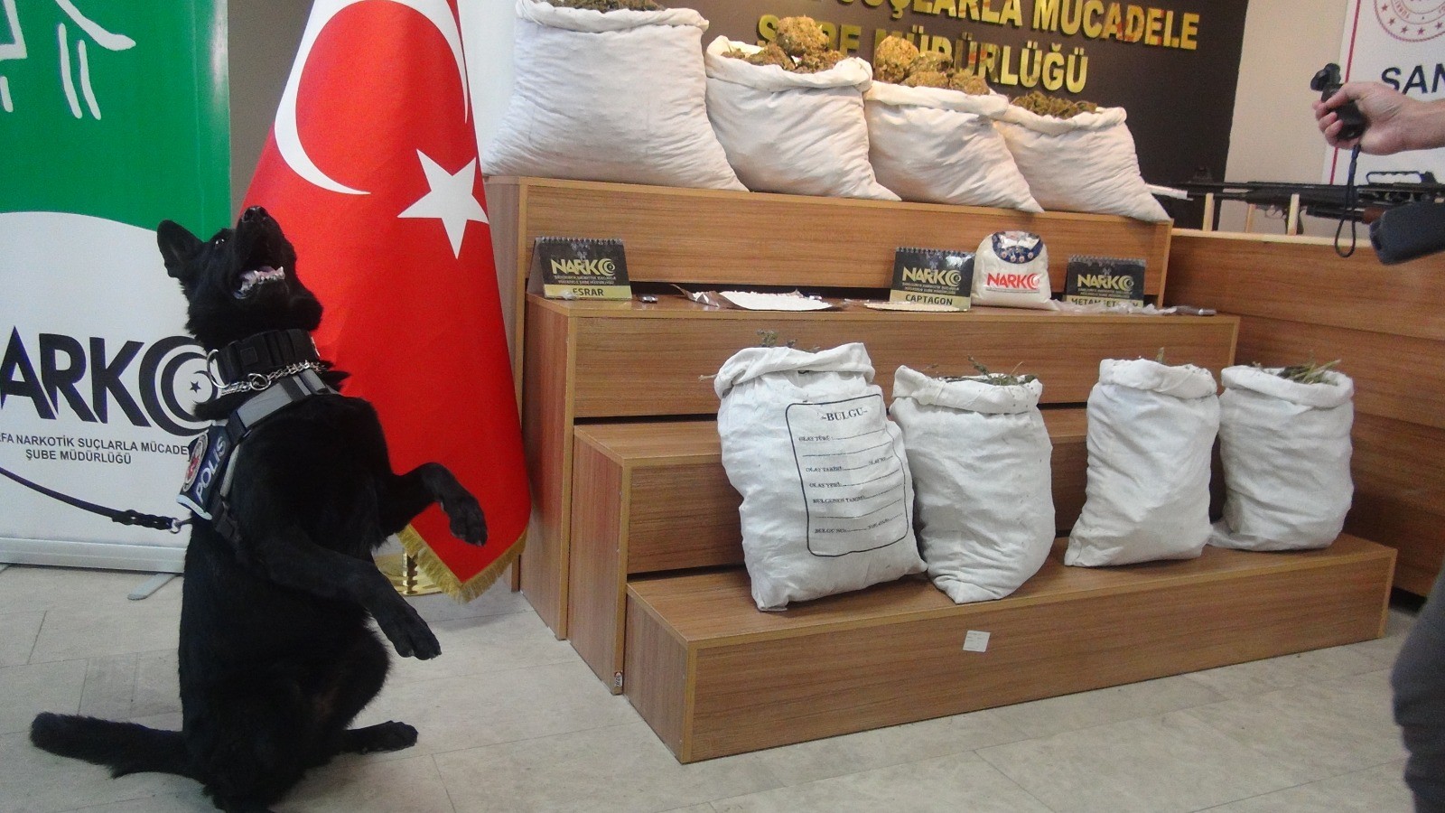 Şanlıurfa'da uyuşturucunun kökünü kurutma operasyonu