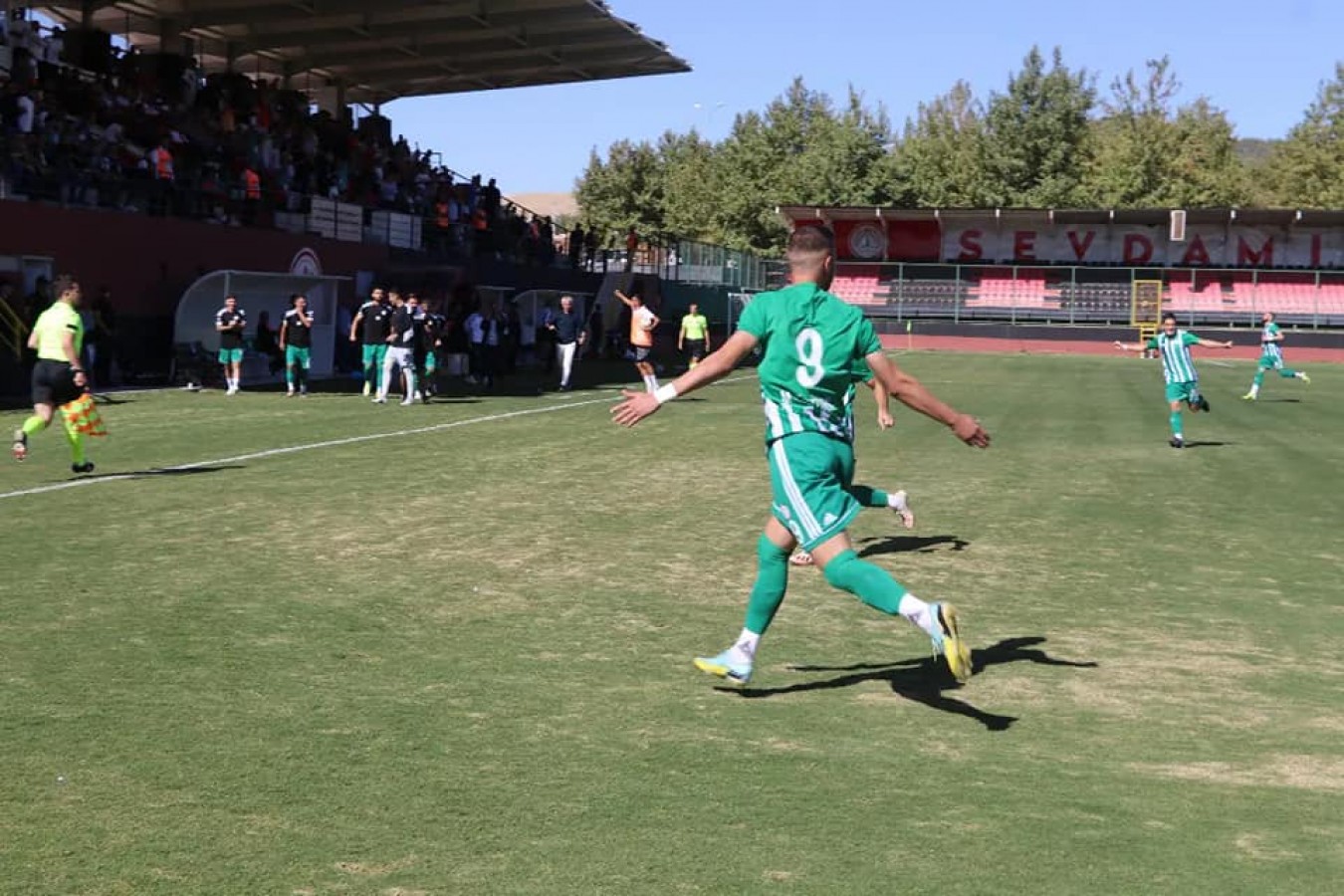 Karaköprüspor farklı kazandı