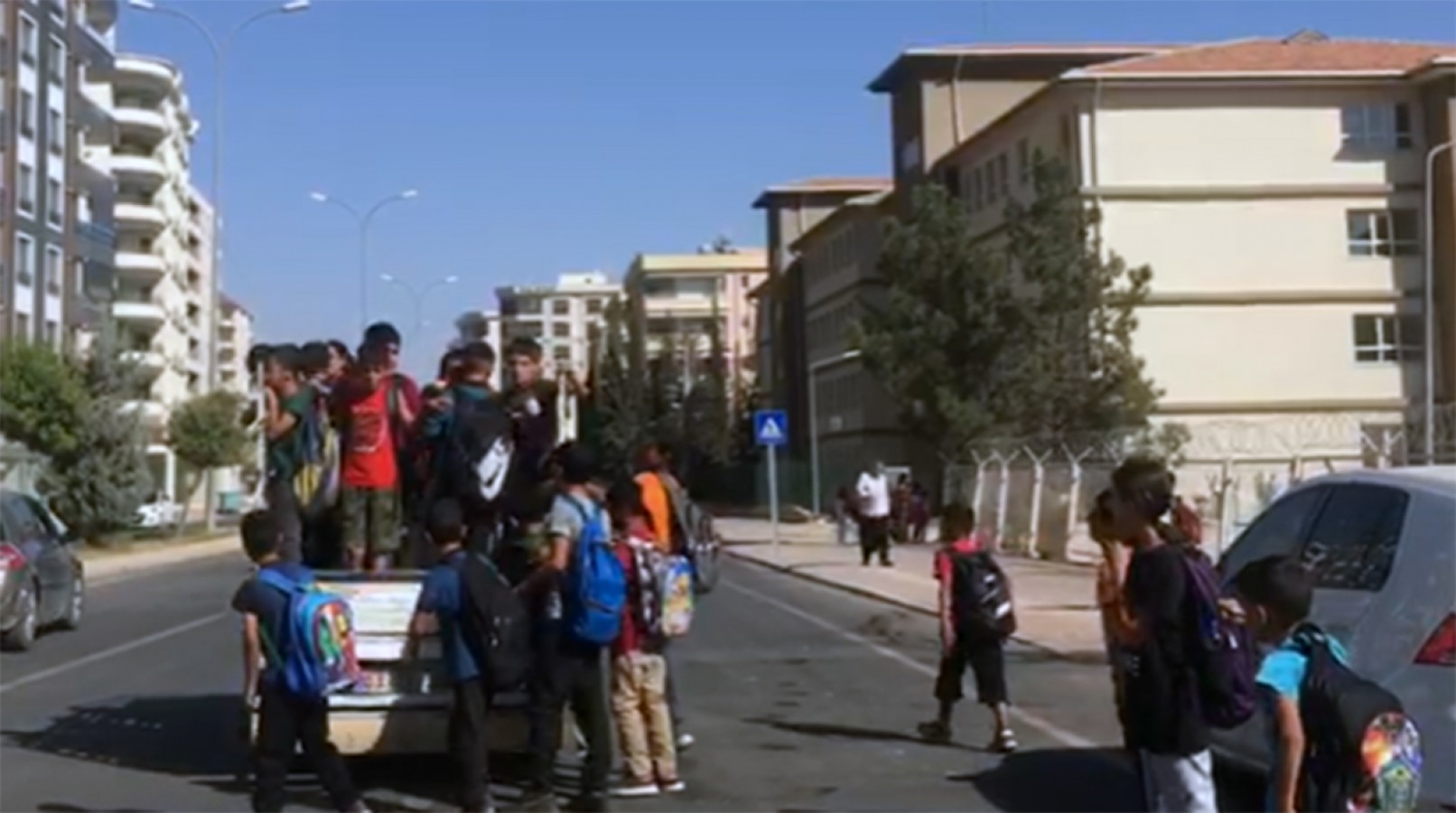 Urfa’da öğrencilerin tehlikeli yolculuğu