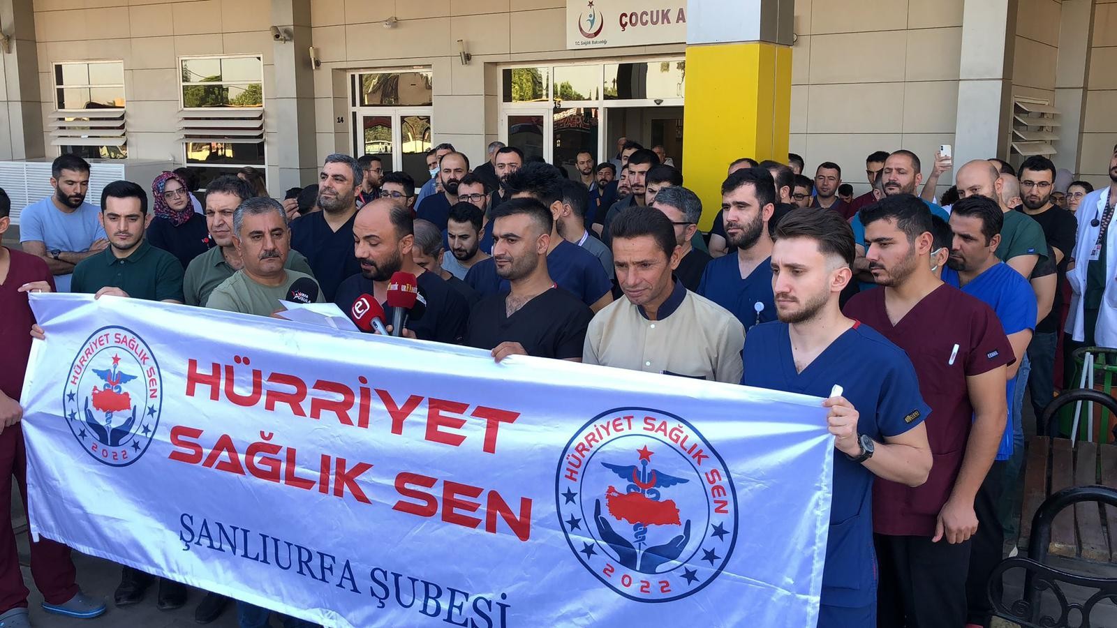 Urfa’da hemşireye şiddet protesto edildi