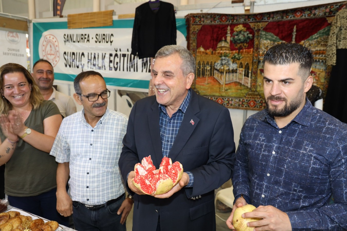 Urfa’da açılan fuarda yöresel lezzetler sergileniyor