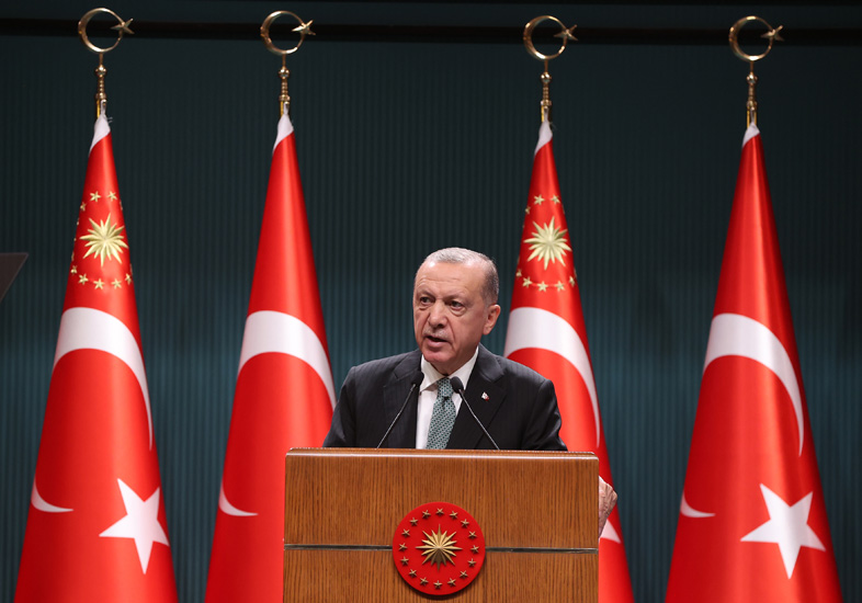 Cumhurbaşkanı'ndan öğrencilere ulaşım, esnafa kredi müjdesi!