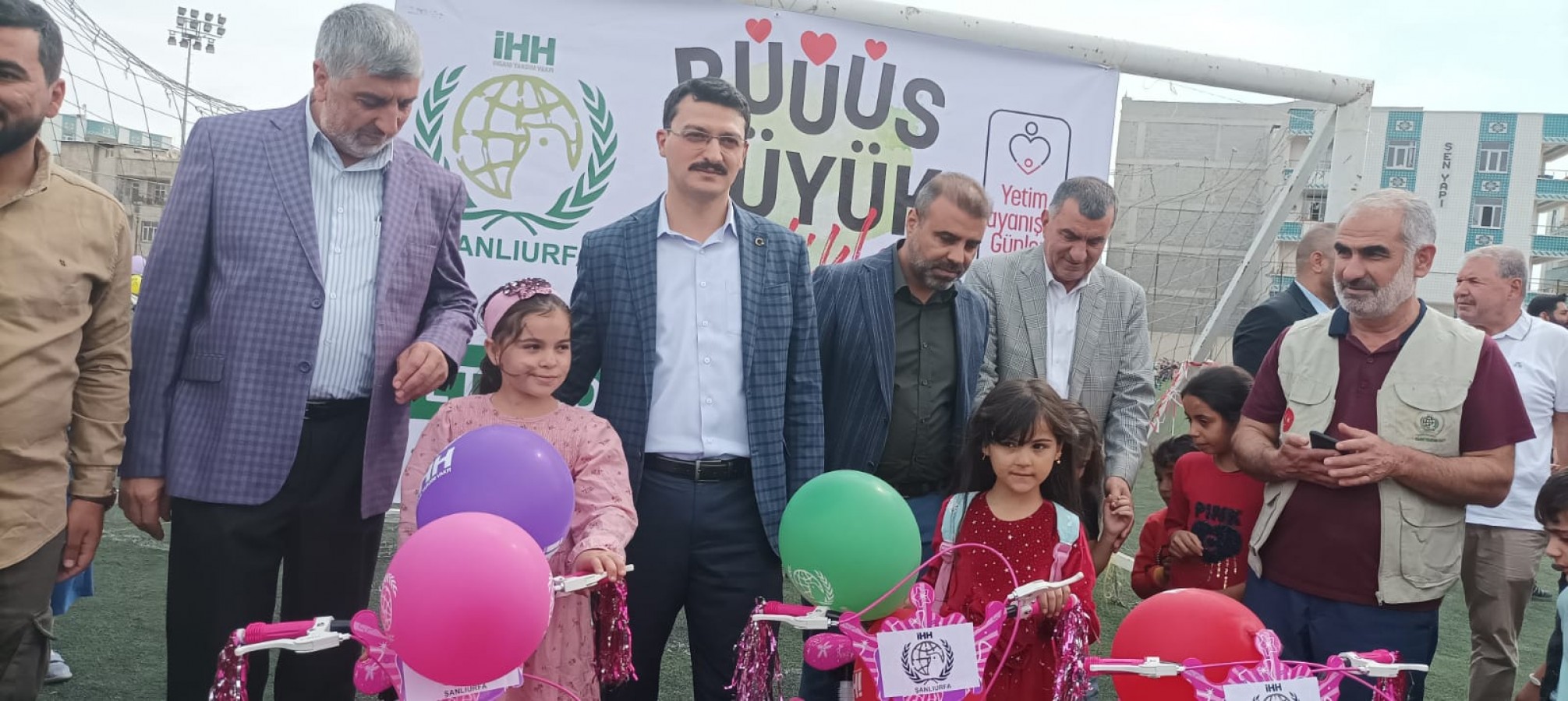 Şanlıurfa’da yetim çocuklara bisiklet hediye edildi