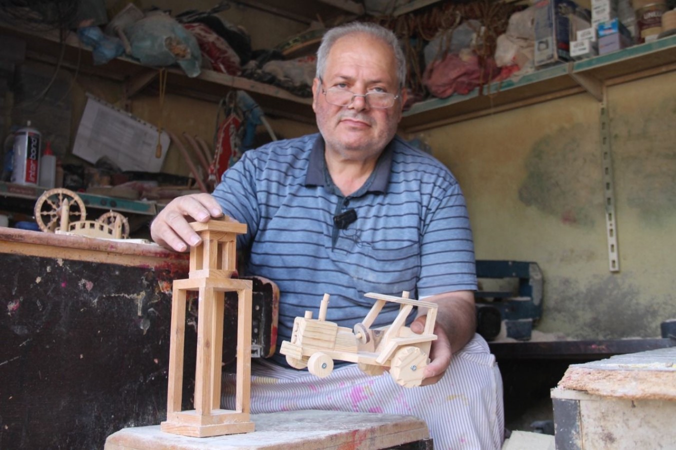 Engelli ahşap oyma ustası engel tanımıyor