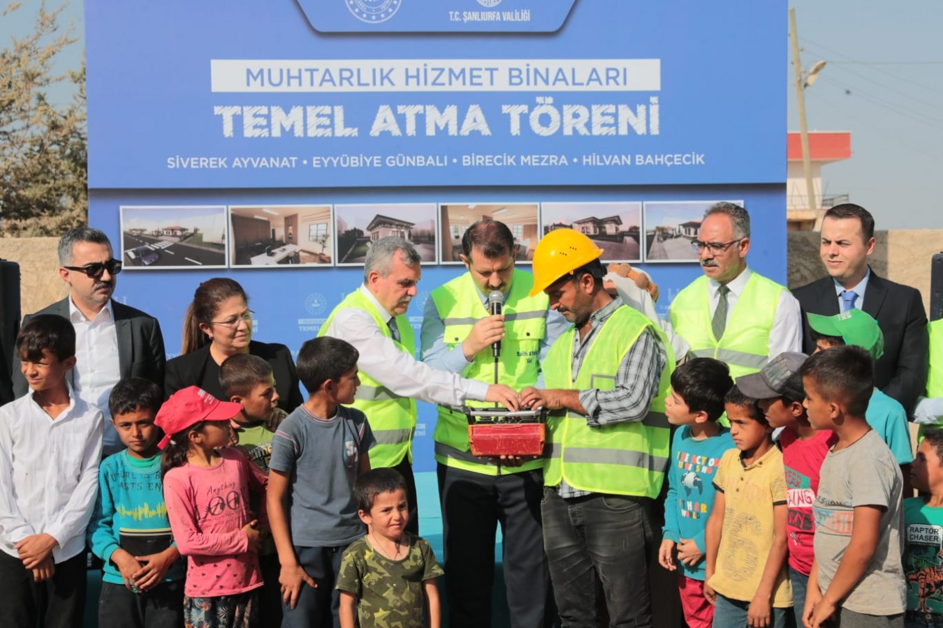 Muhtar Hizmet Binasının temel atma töreni atıldı