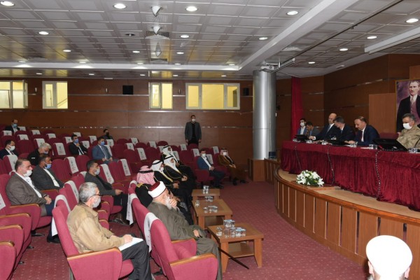 Vali Erin, Suriyeli kanaat önderleriyle toplantı yaptı