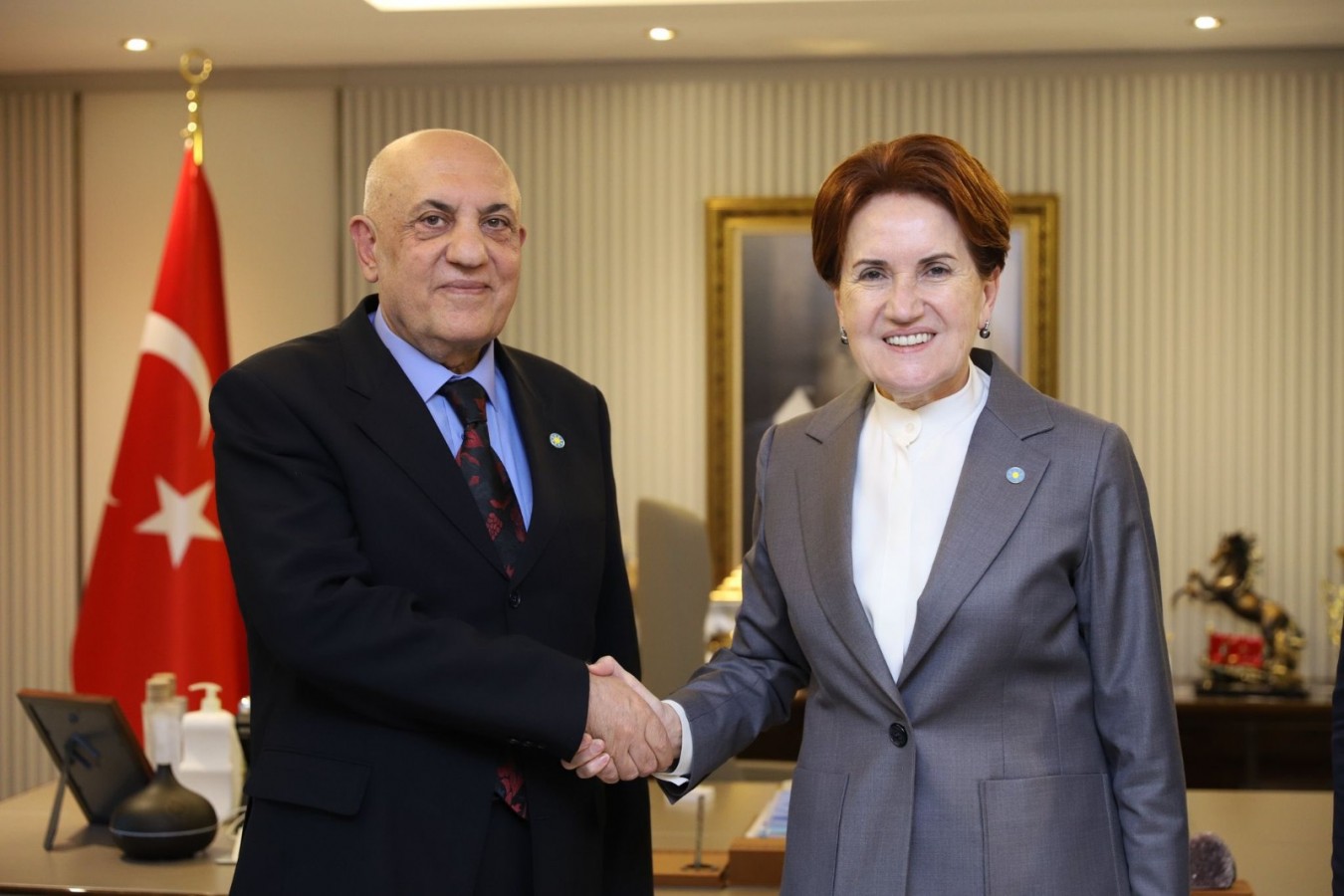 Eski AK Partili vekil İYİ Parti'ye katıldı