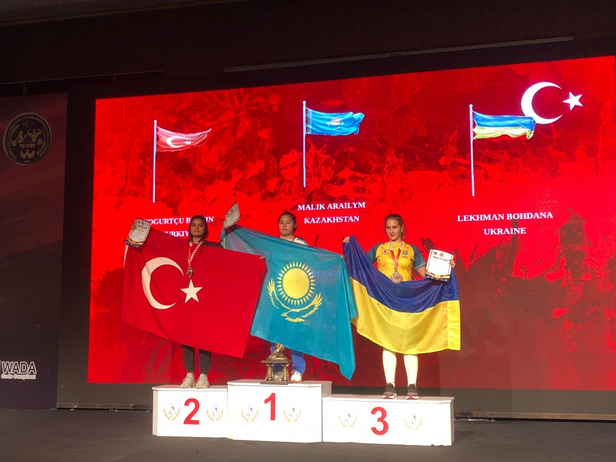 Şanlıurfa Büyükşehir Belediyesi sporcuları ödüle doymuyor