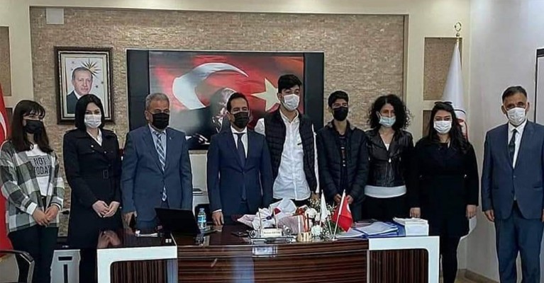 Suruçlu gençlerden göğüs kabartan başarı