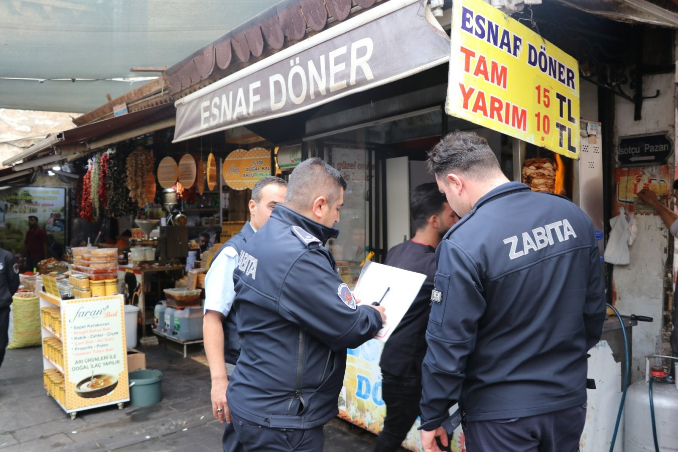 Büyükşehir zabıtasından tarihi bölgede denetim!