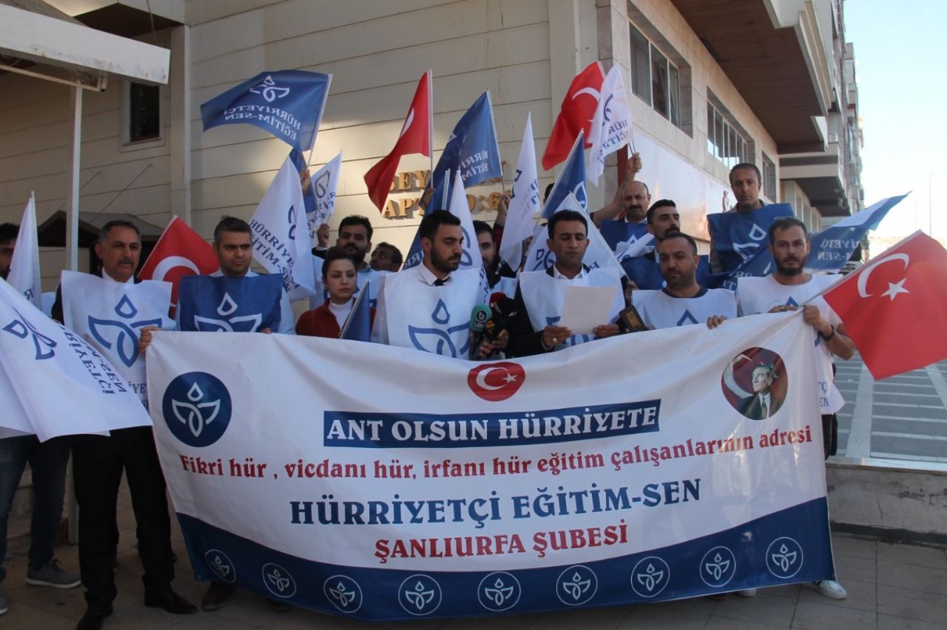Hürriyetçi Eğitim-Sen Şanlıurfa Şubesi’nden ‘Öğretmenlik Meslek Kanunu’na tepki!